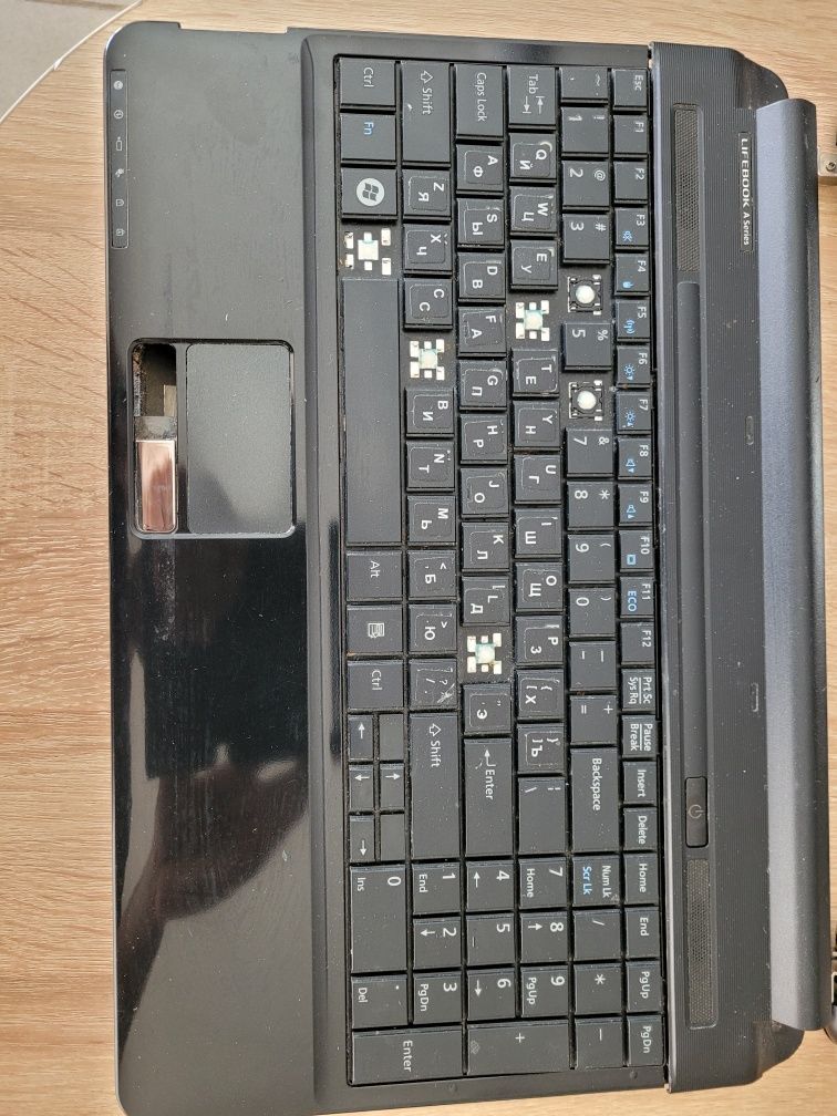 Продам корпус и охлаждение Lifebook Ah 530