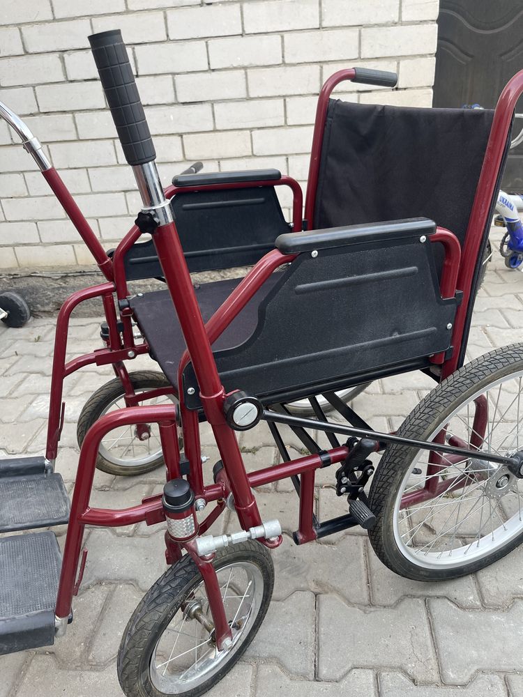 Продам инвалидную коляску