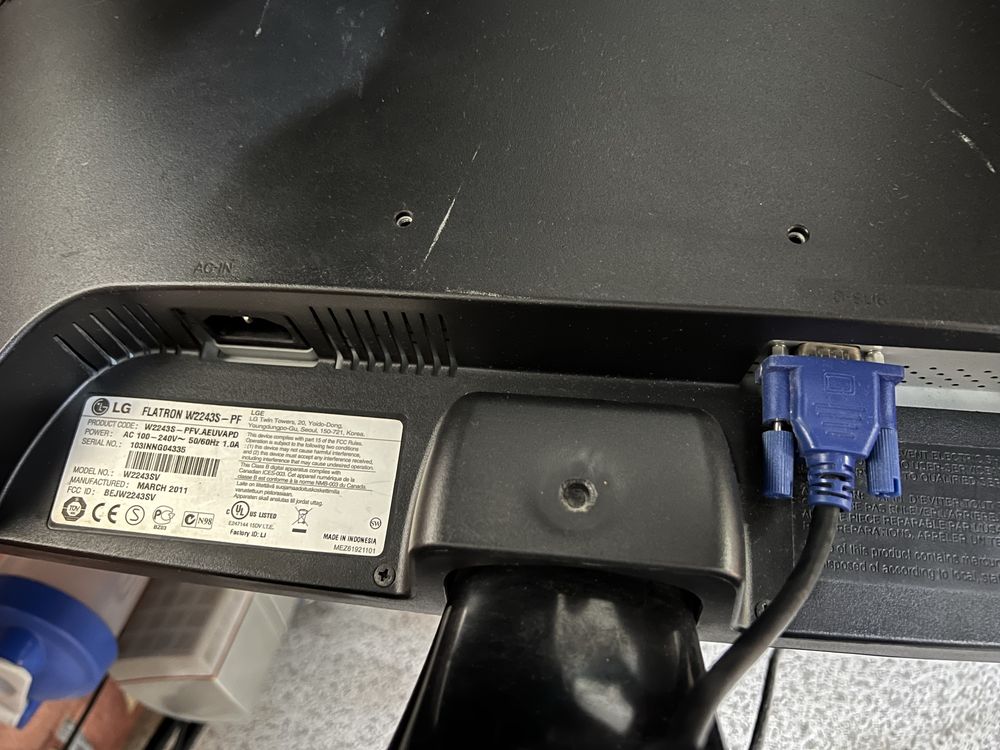 Монитор LG Flatron W2243S-PF