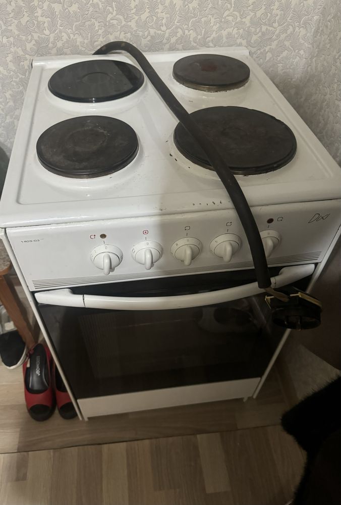 Продам электрическую плиту