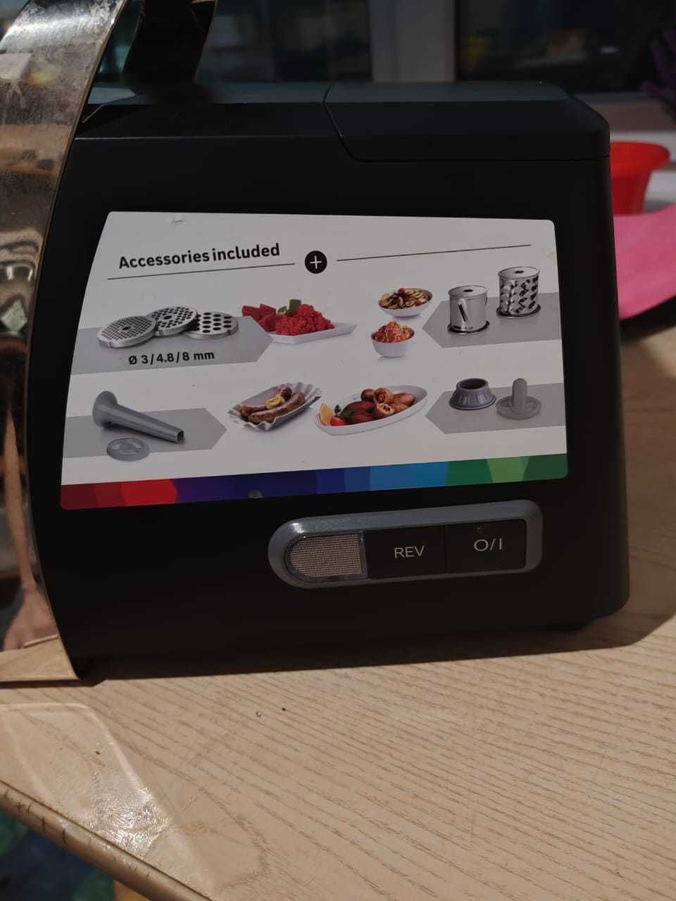 Мясорубка Bosch MFW67440 черный, серебристый
