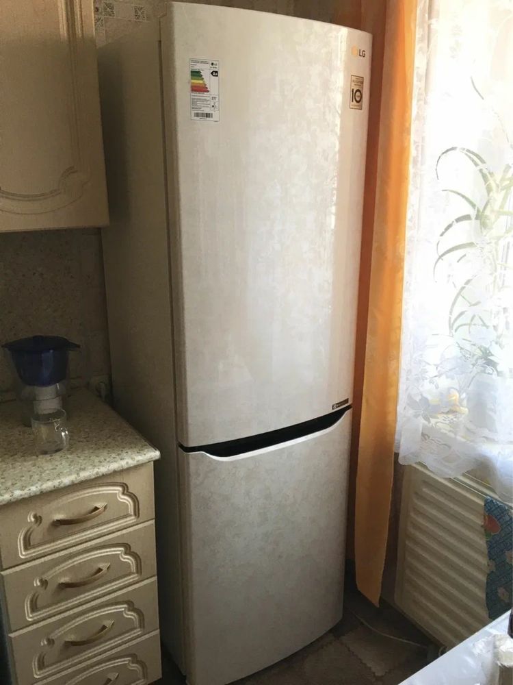 Продам холодильник