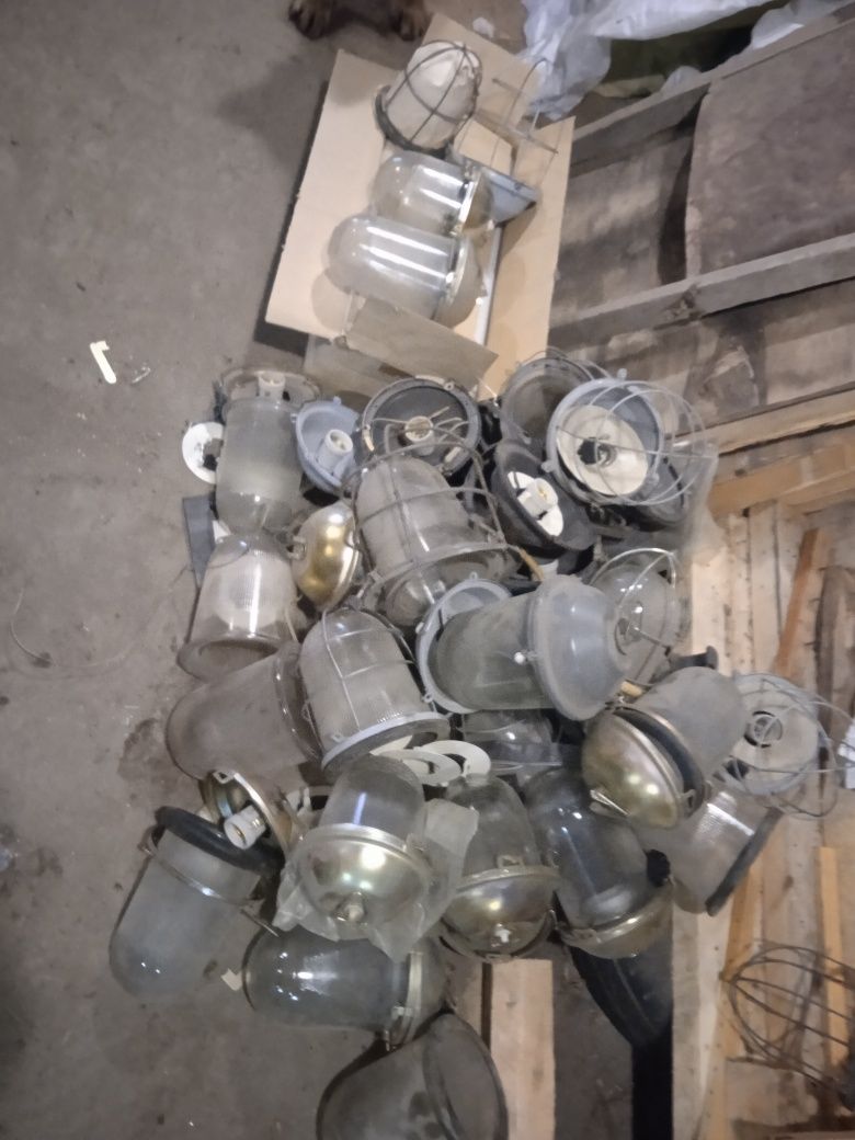 Продам плафоны и лампы