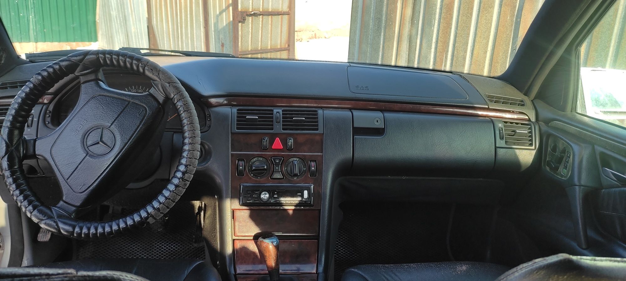 Продам Mercedes-Benz E280