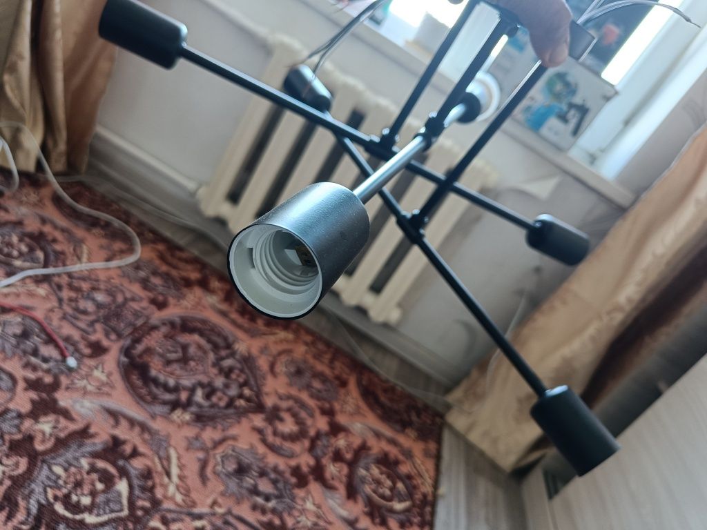 Продам люстру 6 ламп