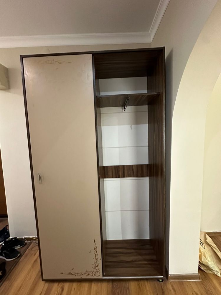 Шкаф для прихожей