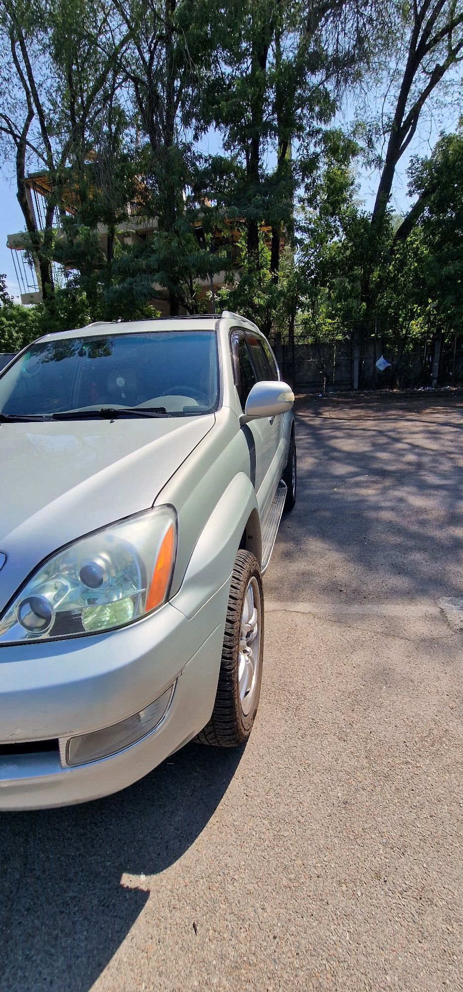 Машина (автомобиль) Lexus GX470