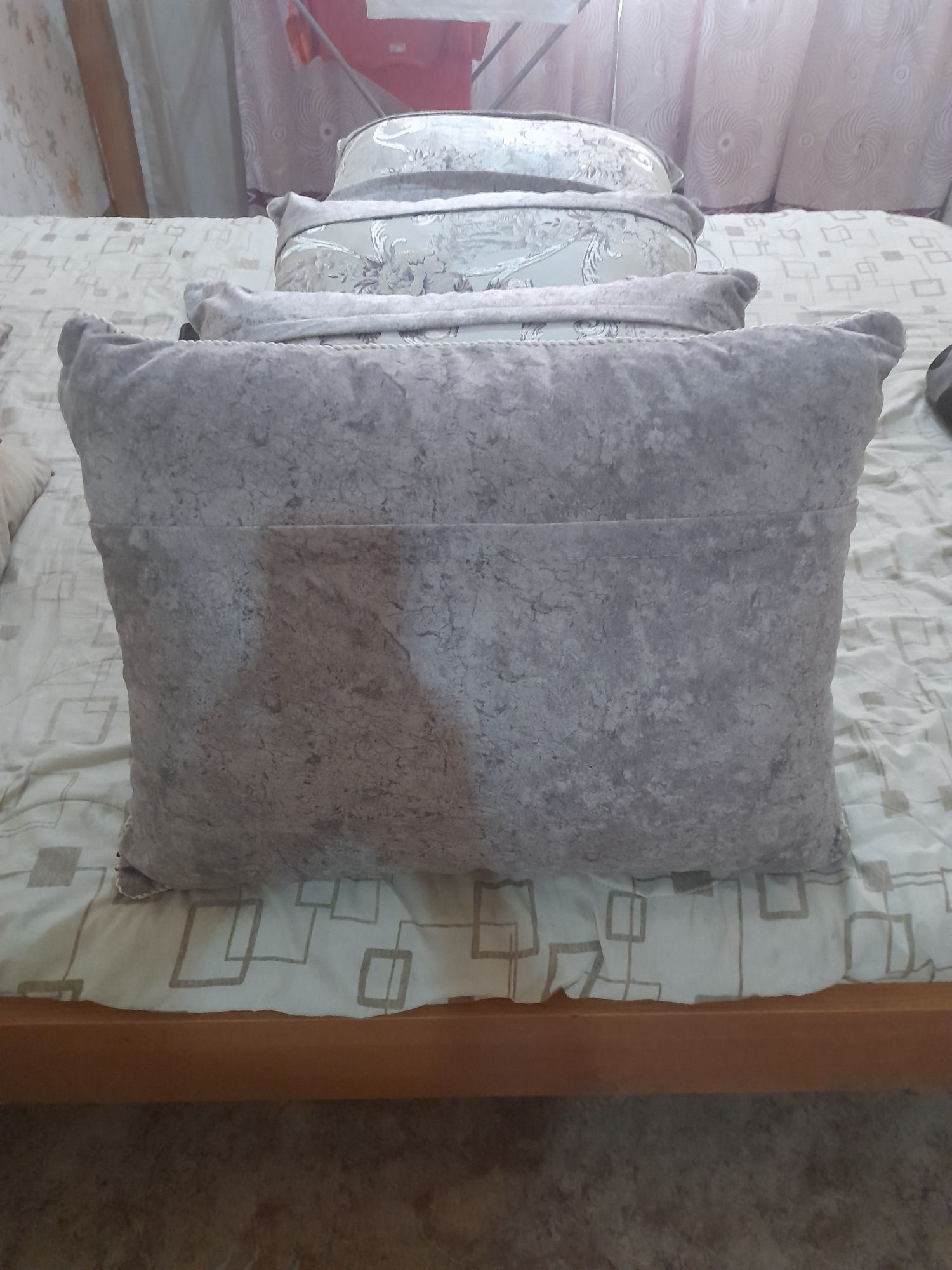 Подушки для дивана