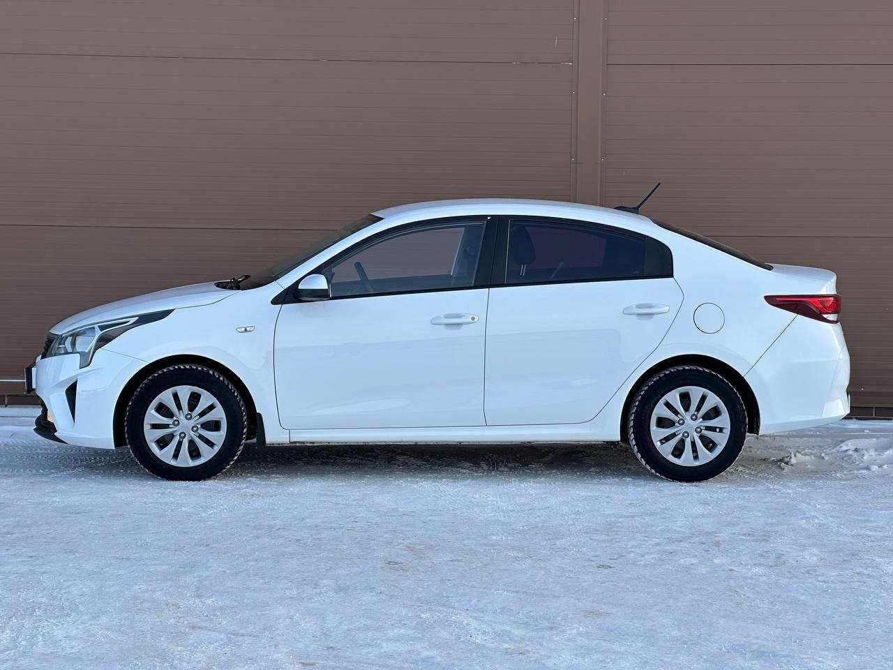 Kia Rio БЕЗ ВОДИТЕЛЯ. Прокат авто. Аренда авто. Автопрокат.