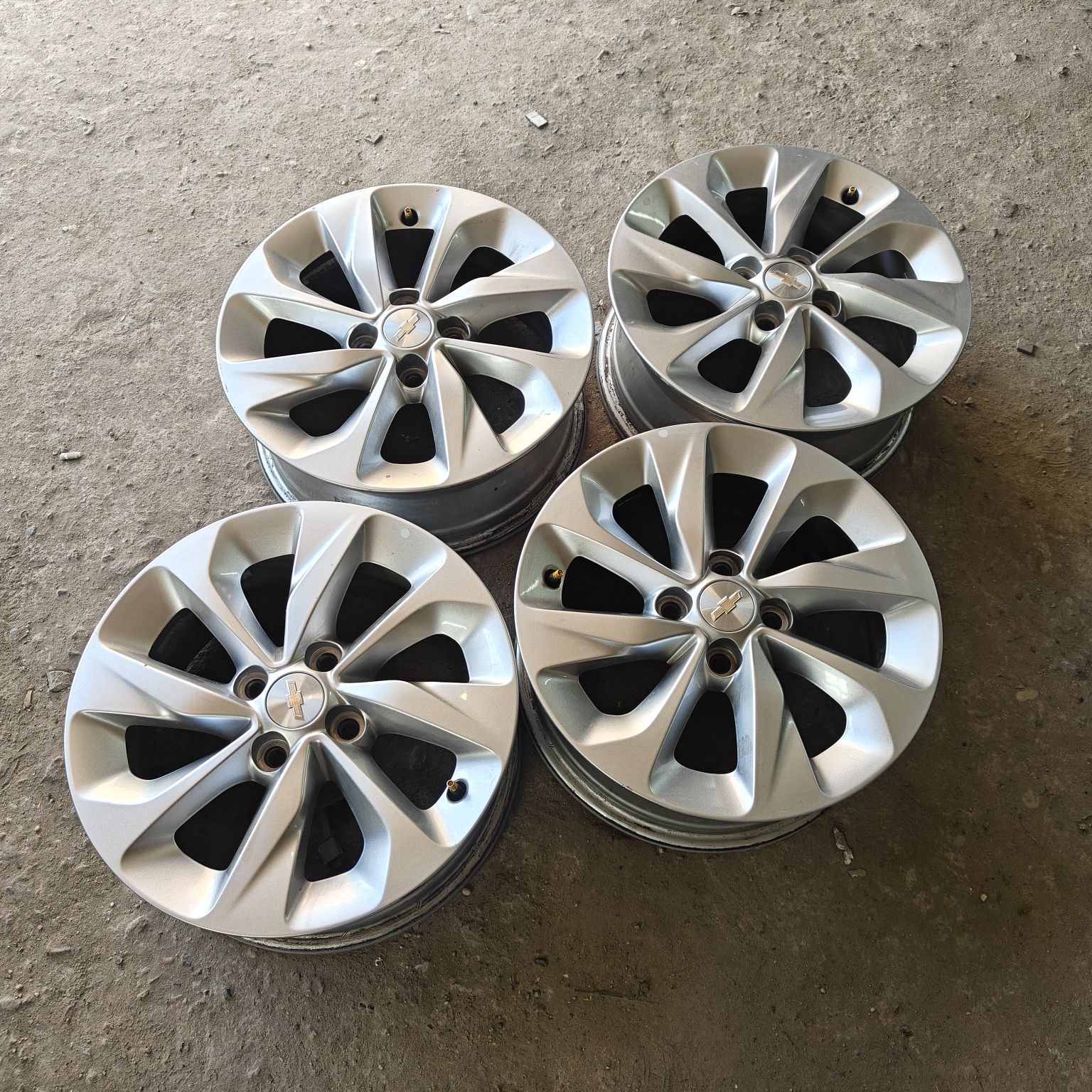 R15  PCD 4 *100 Комплект оригинальных легкосплавных дисков