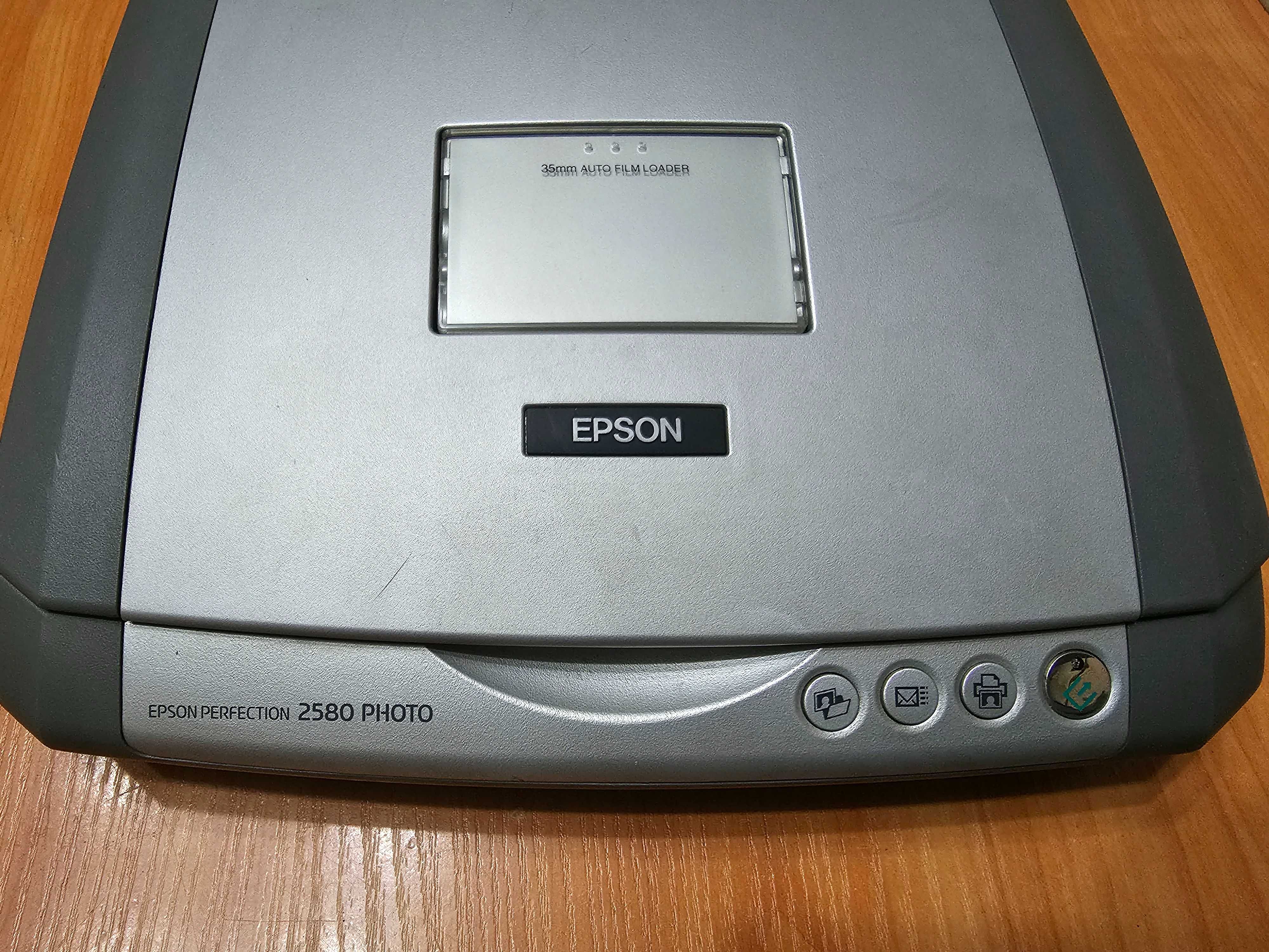 Сканер Epson perfection 2580 photo 2400x4800dpi для оцифровки пленки