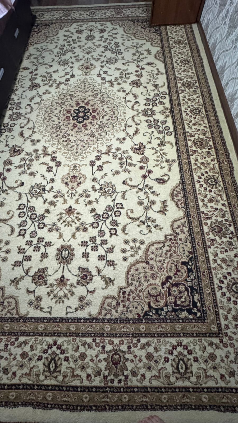 Ковёр 4х2.50м, в хорошем состоянии