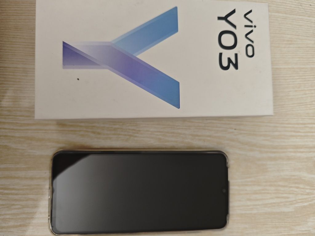 Смартфон Vivo Y03 4 ГБ/64 ГБ черный