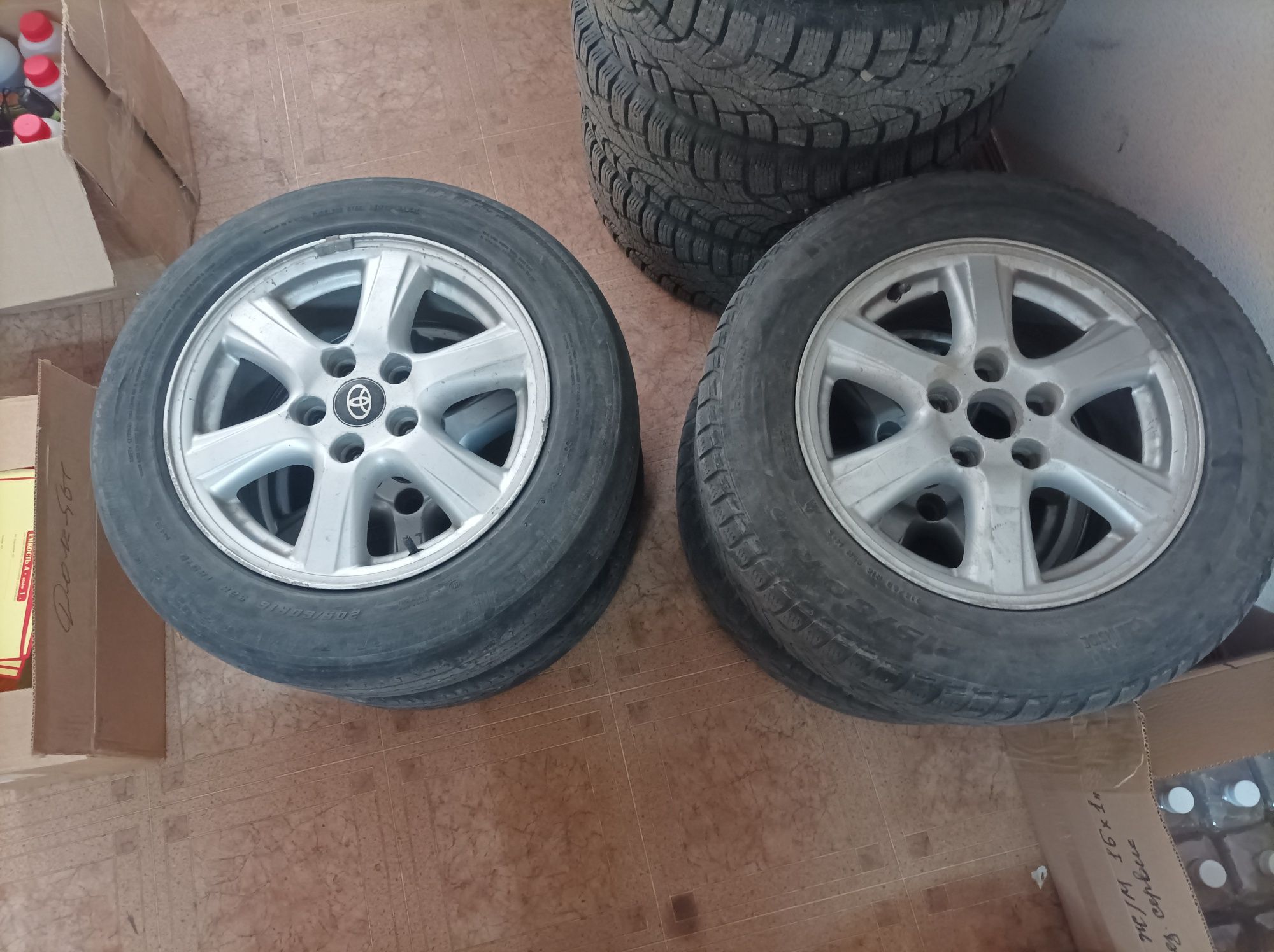 Продам комплект дисков тайота R16