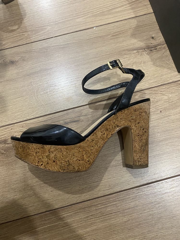 Туфли Charles and Keith, почти новые