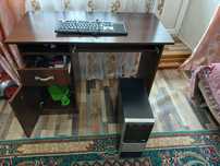 Срочно продам компьютерный стол