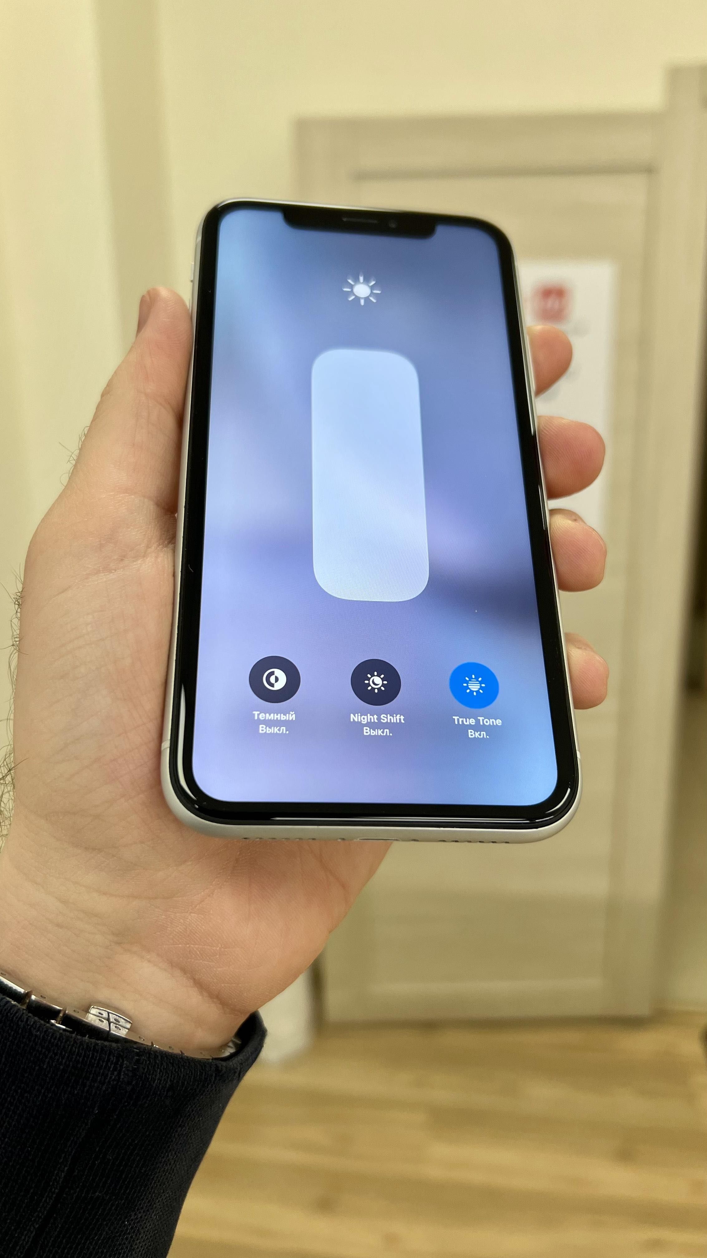 iPhone XR на 64gb