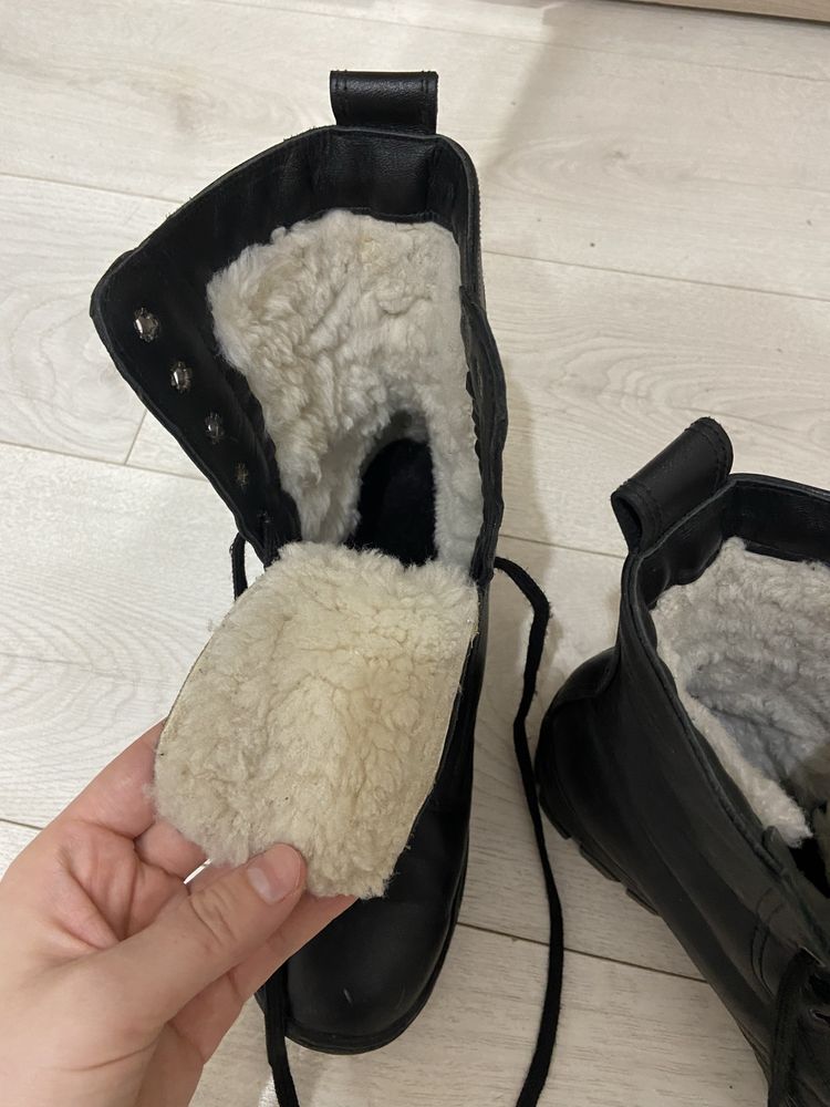 Продам зимние берцы 40 размер