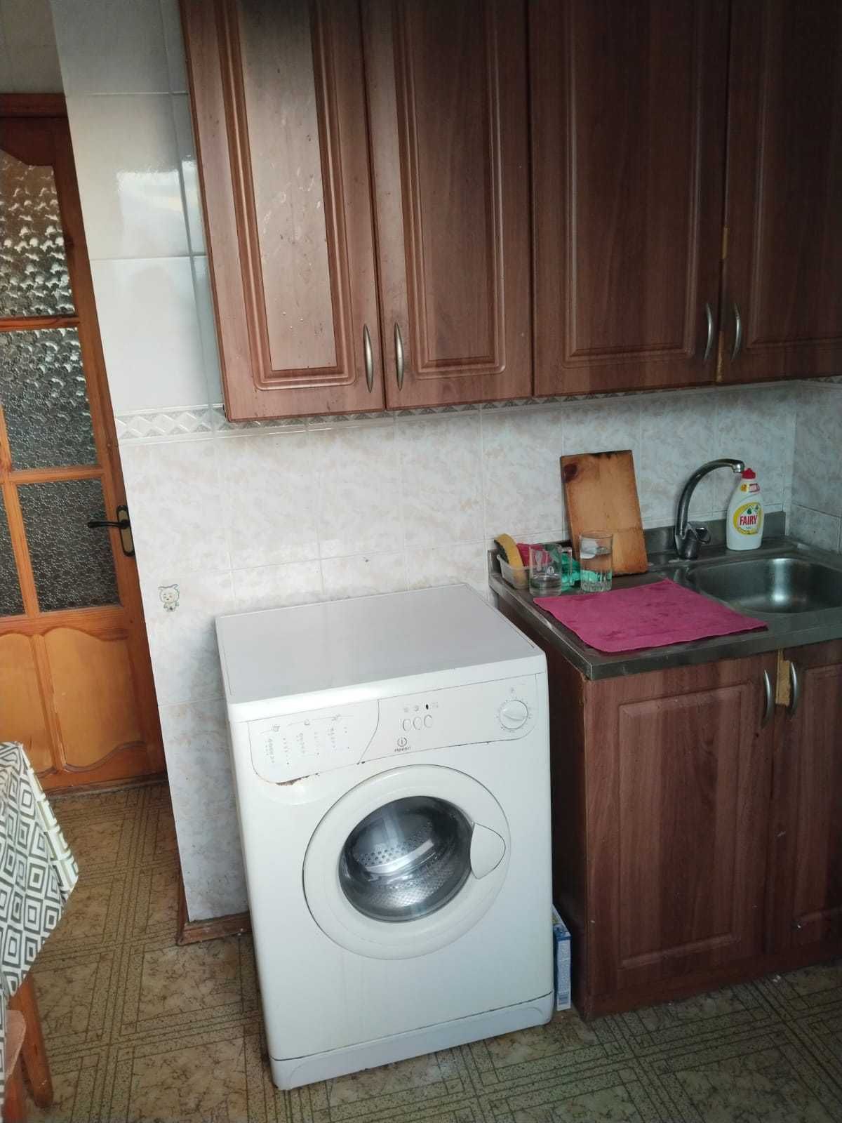 Предлагаем трехкомнатную квартиру в районе улиц Маркова и Тимирязева.