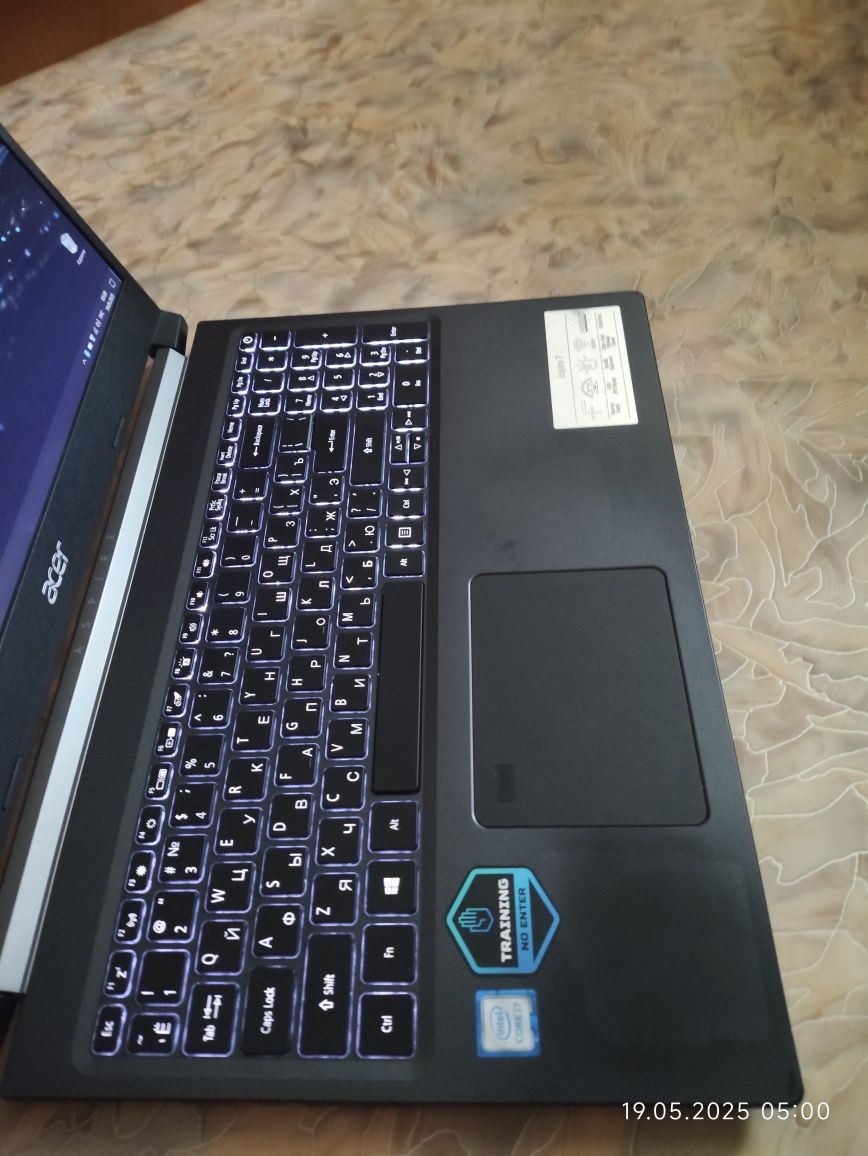 Aser aspire 7 i7 9750H/gtx1650/12gb/256ssd