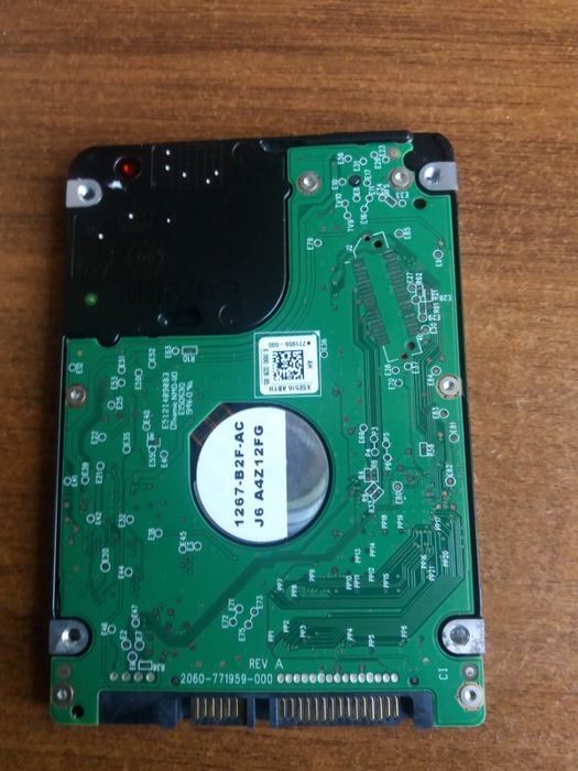 Жесткий диск на ноутбуку 500 gb WD green тонкий (почти новый)