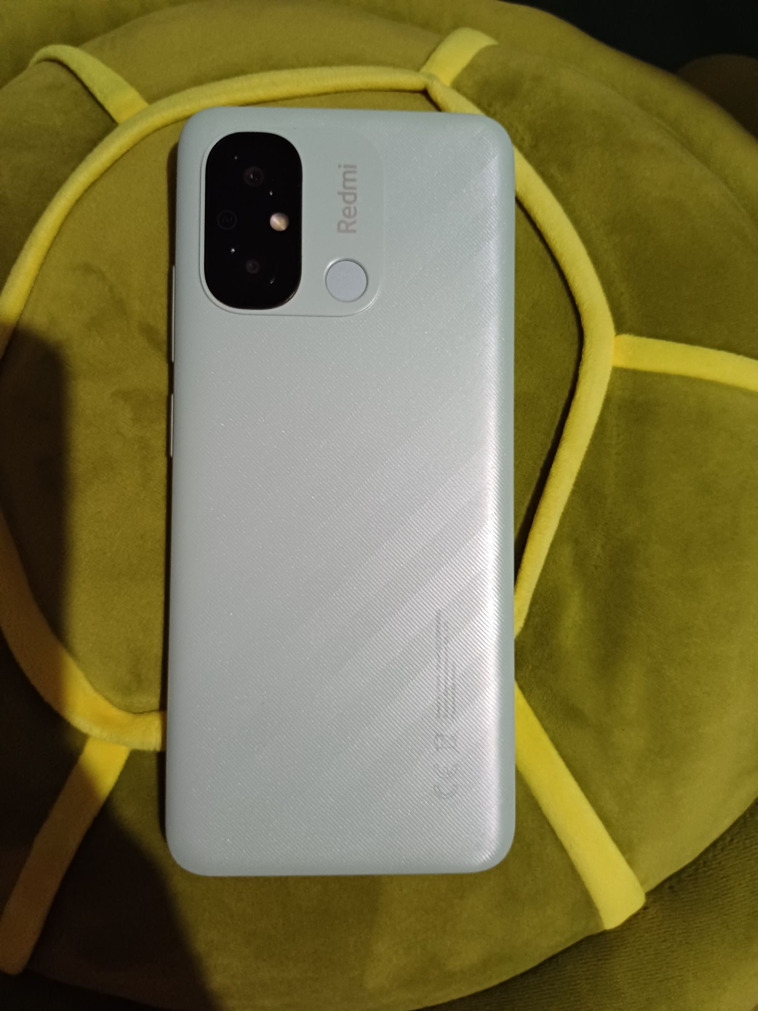 Продам телефон Redmi 12C