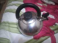 Чайник сосвистком продам недорого