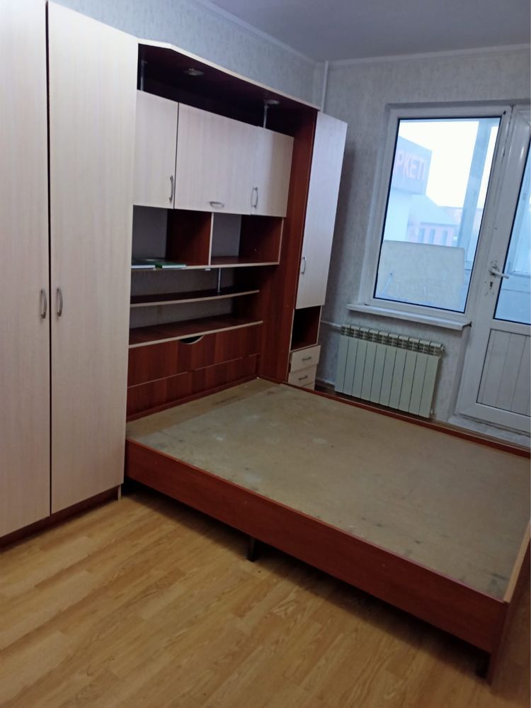 Продам мебель: кухня, кровать и диван