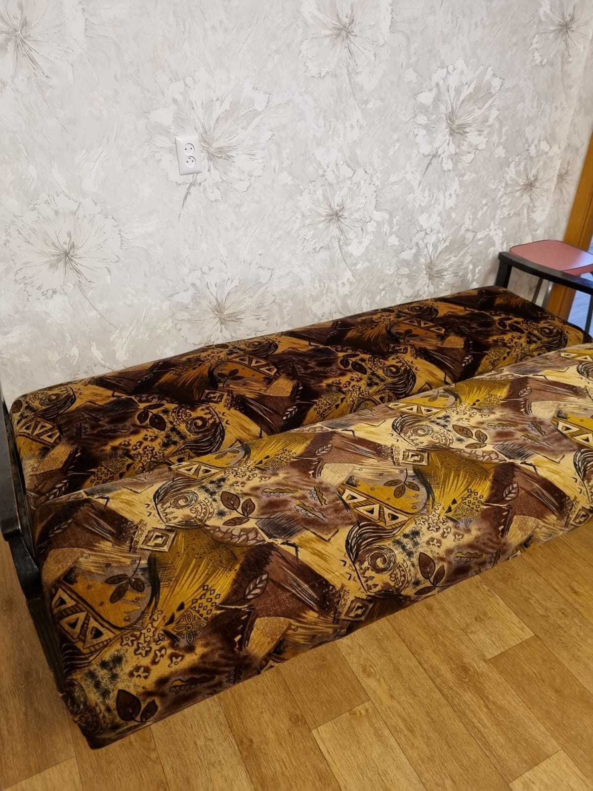 Продам диван б/у