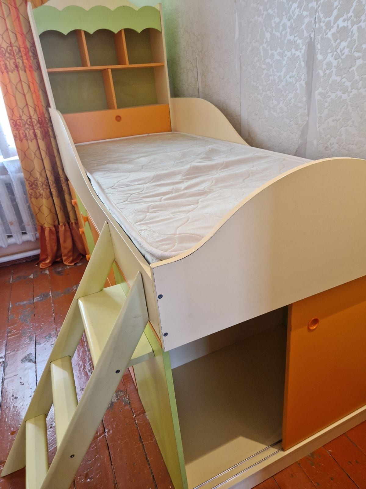 Продам детскую кровать