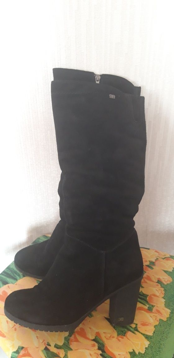 Продам зимние сапоги