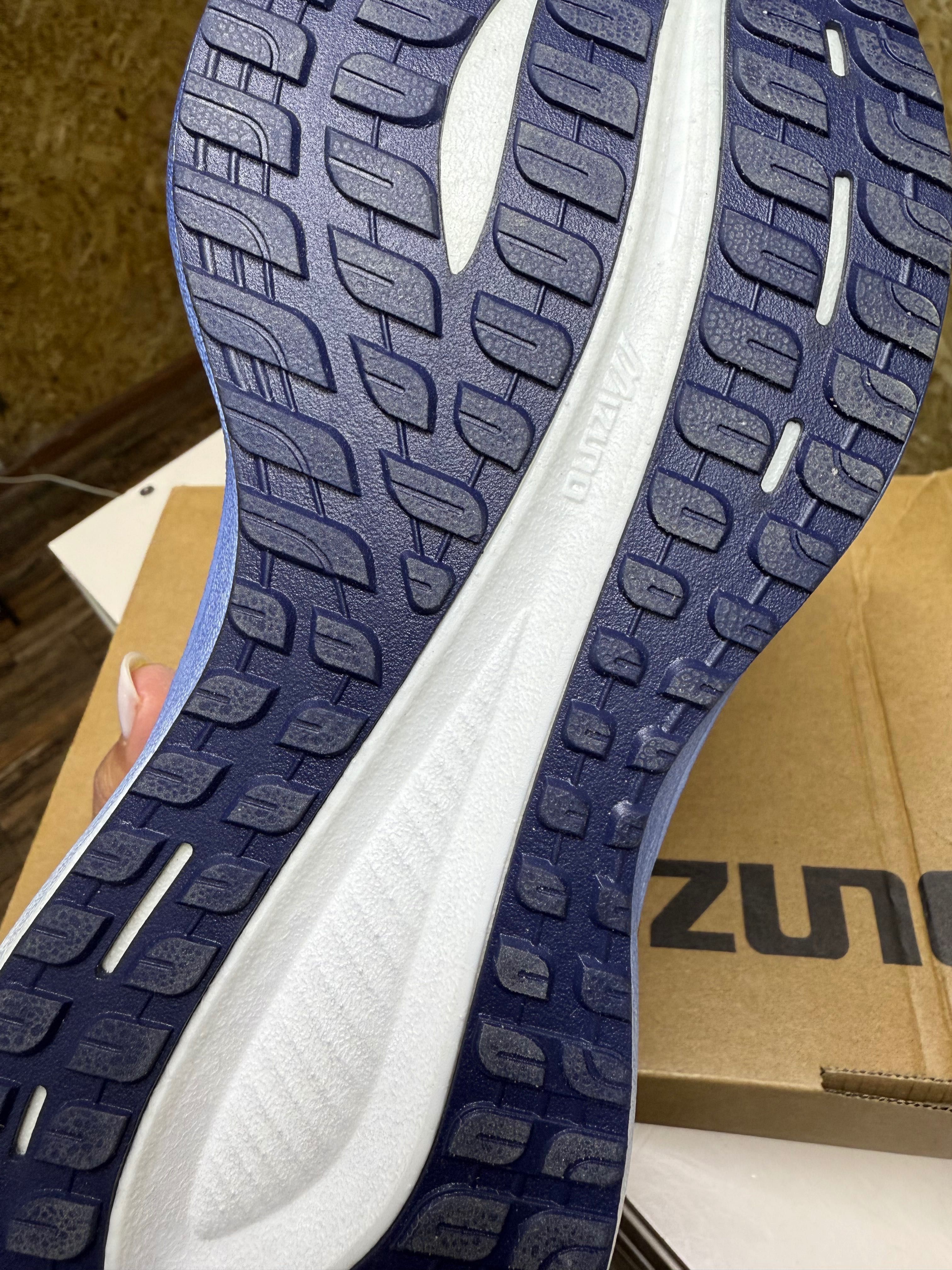 Оригинал кроссовки Mizuno