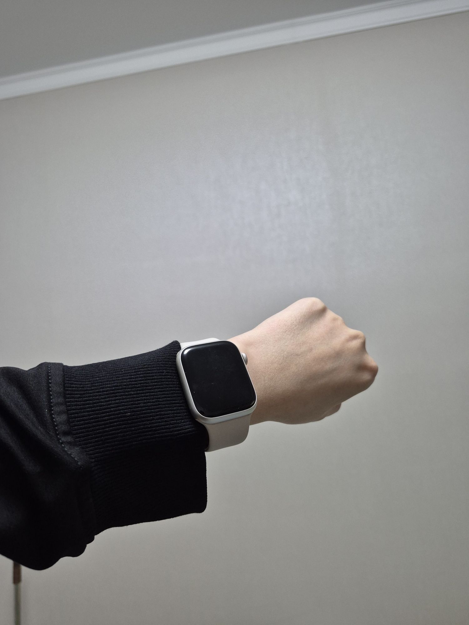 Продам Apple Watch в отличном состоянии