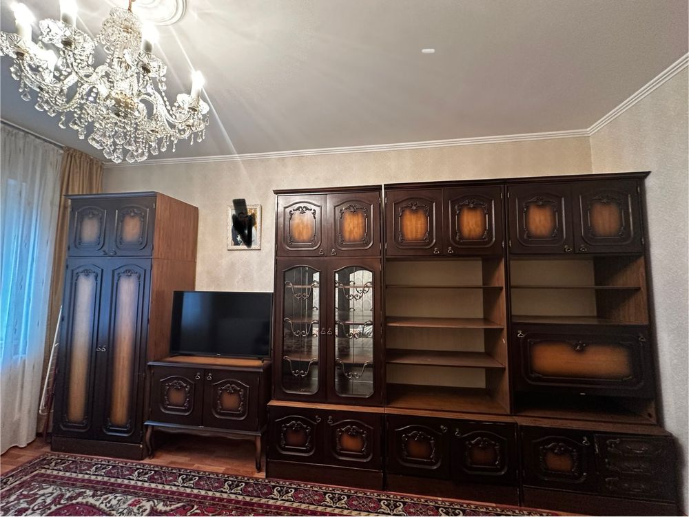 Продадим югославскую стенку )