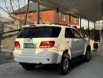 Продам машину Toyota Fortuner