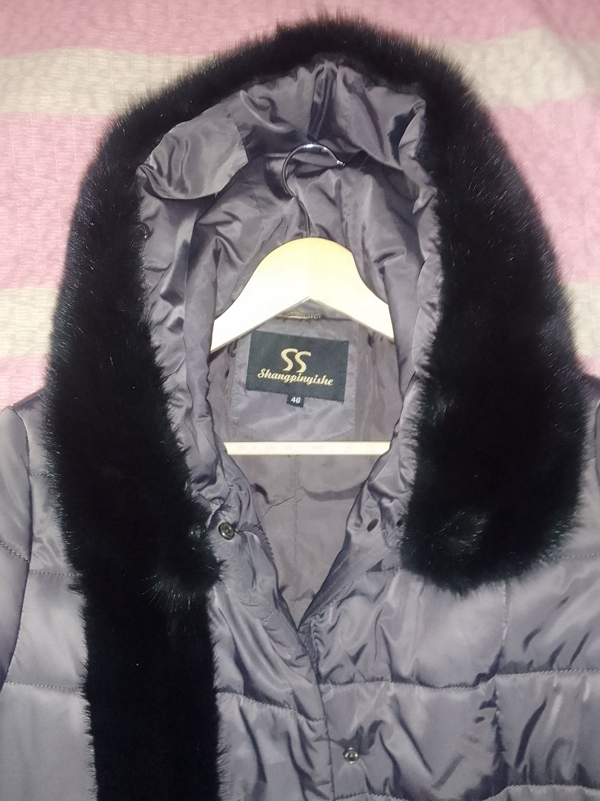 Продам женский пуховик