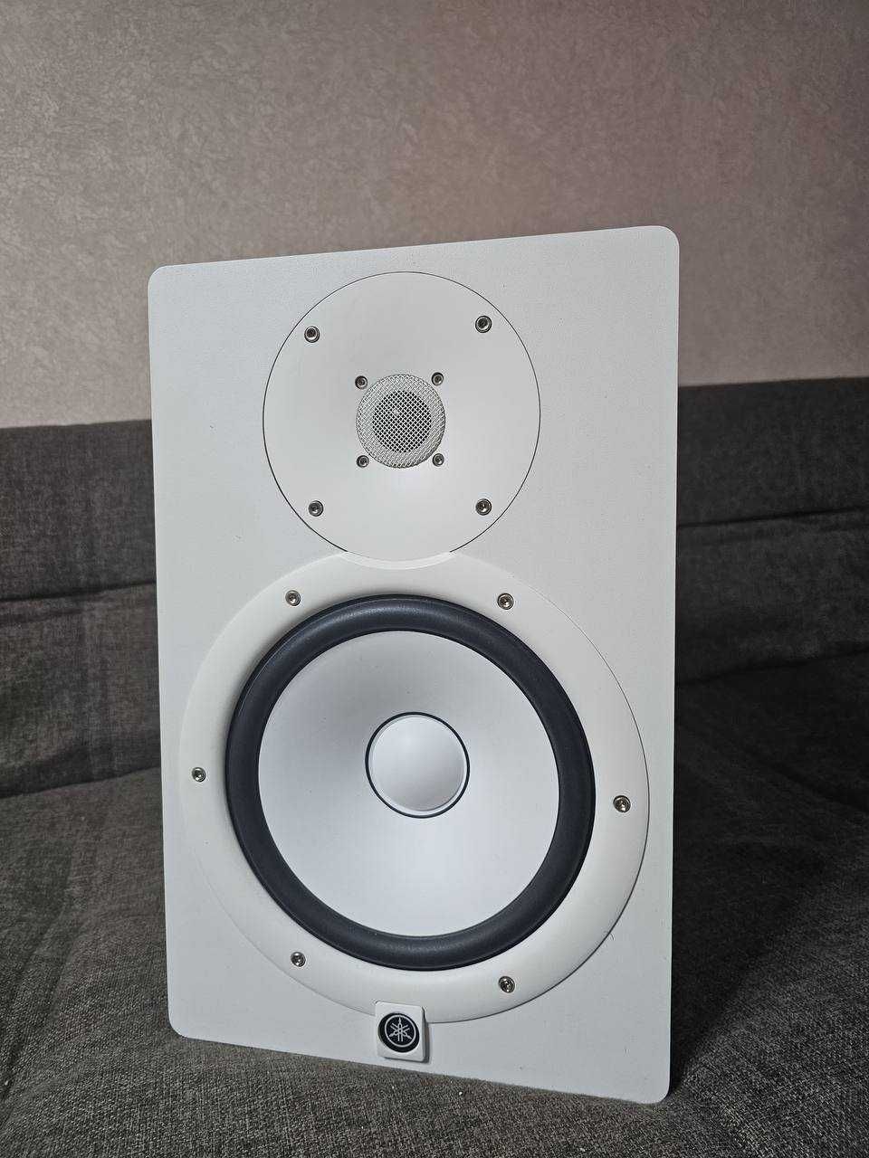 YAMAHA H8 студийные мониторы