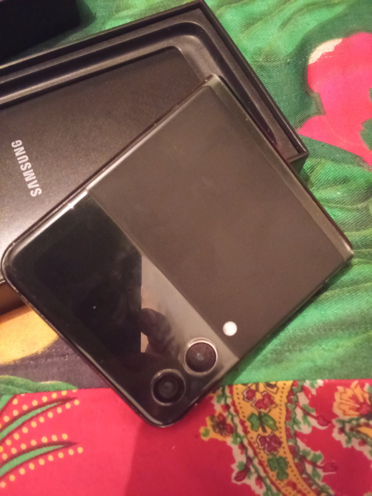 Продам обмен Samsung z flip 3 5g