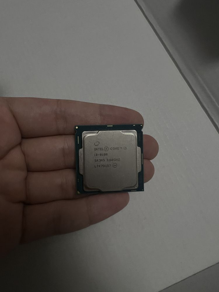Процессор IntelCore i3-8100