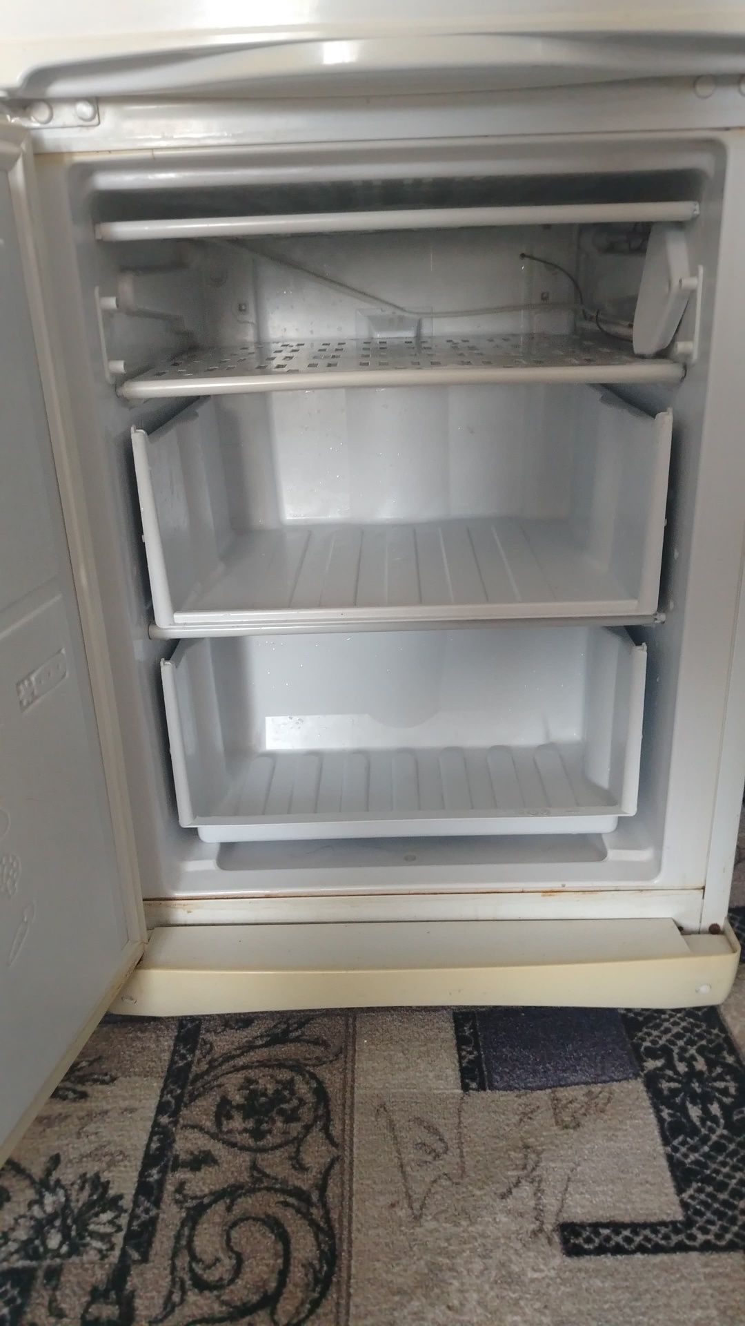 Продам холодильник
