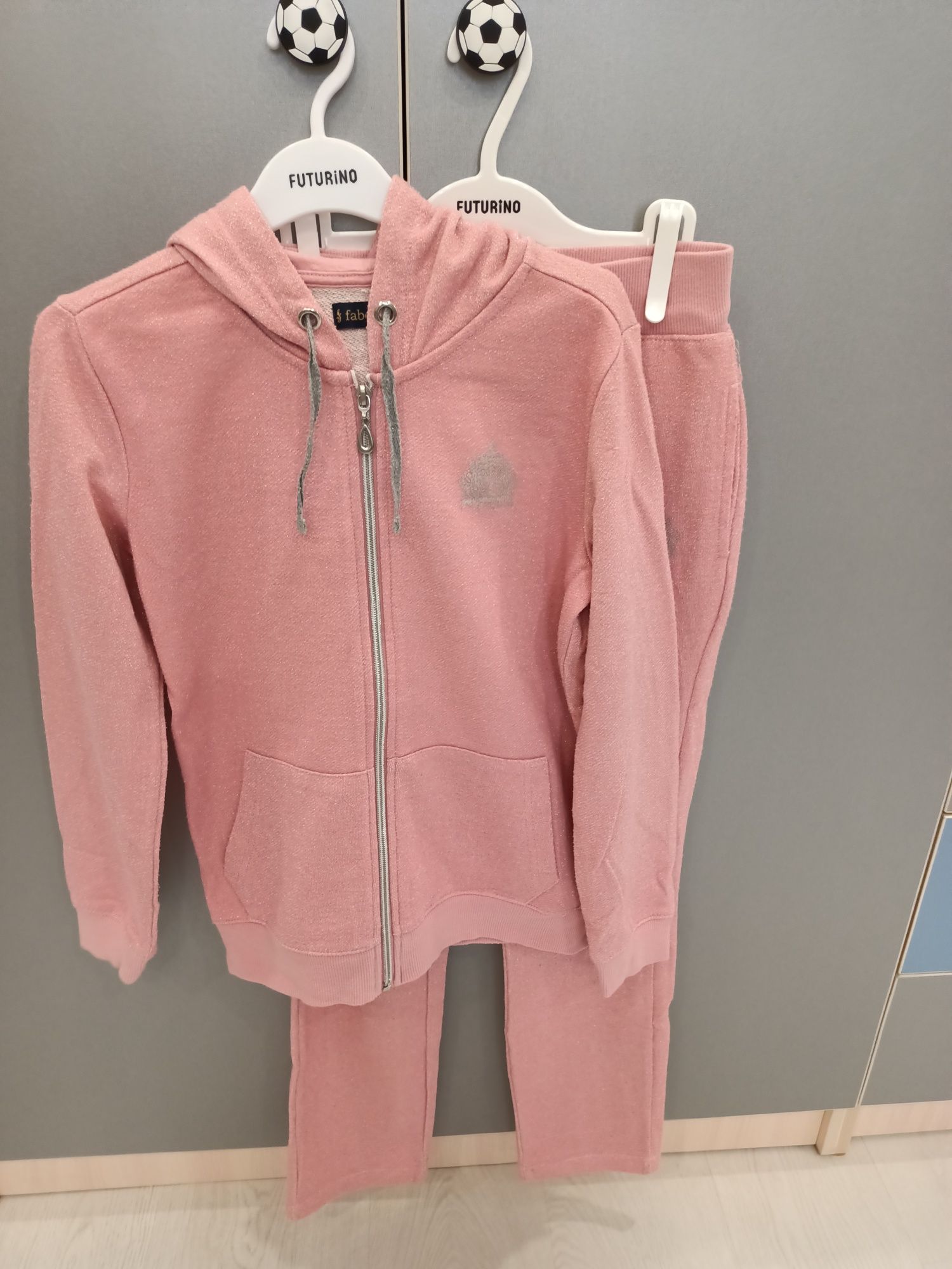 Продам Детский спортивный костюм