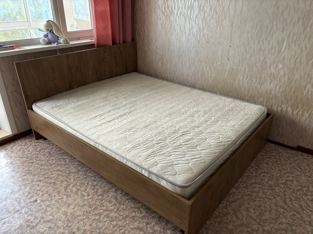 Продам двухспальную кровать