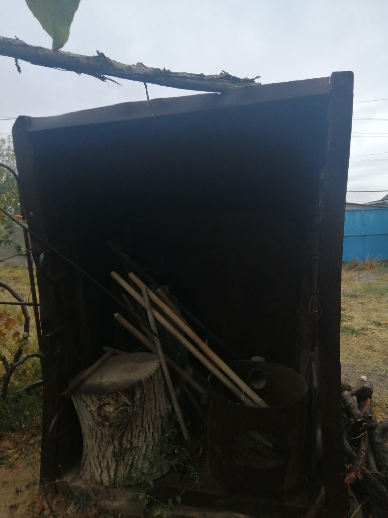 Продаётся металлическая ёмкость СССР.
