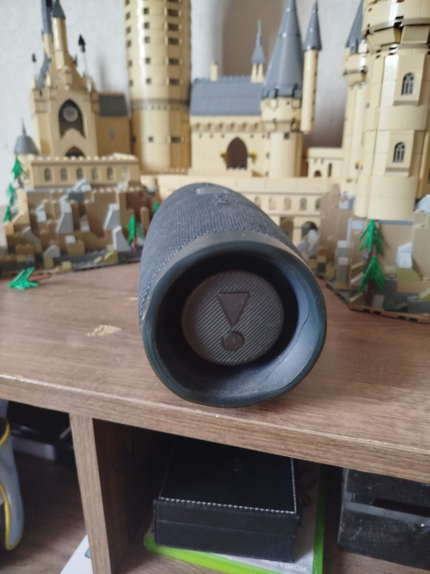 Продам Jbl charge 4