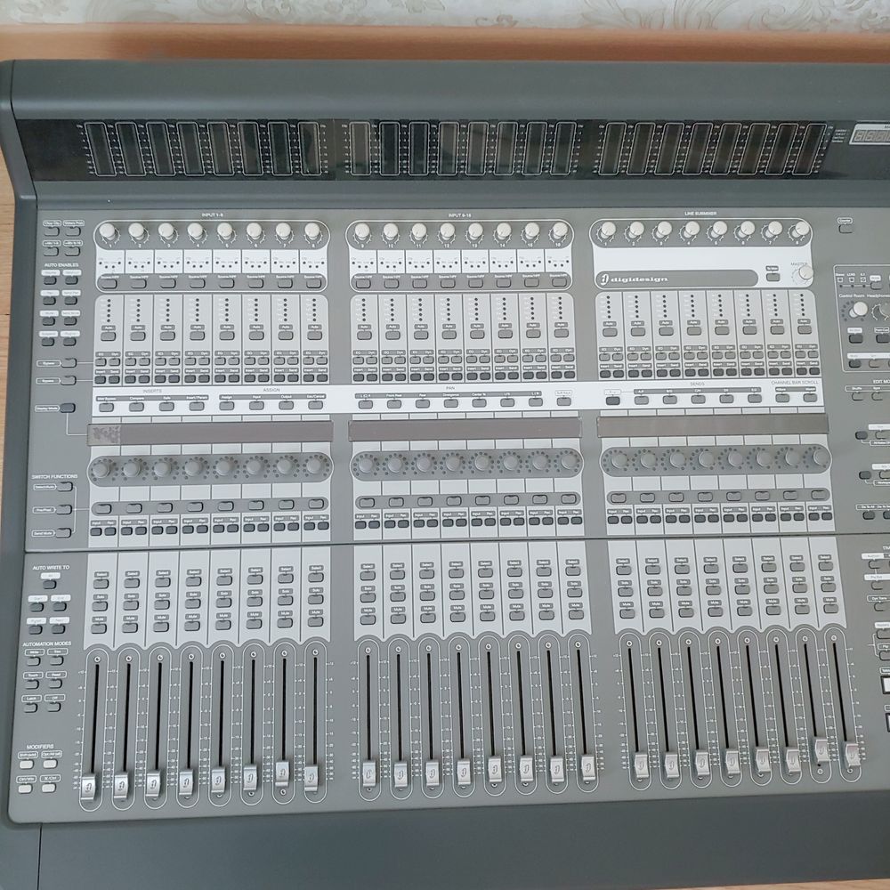 Digidesign C24 студийный цифровой микшер обмен или продажа