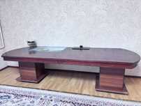 Большой стол в идеальном состояний раздвигающийся