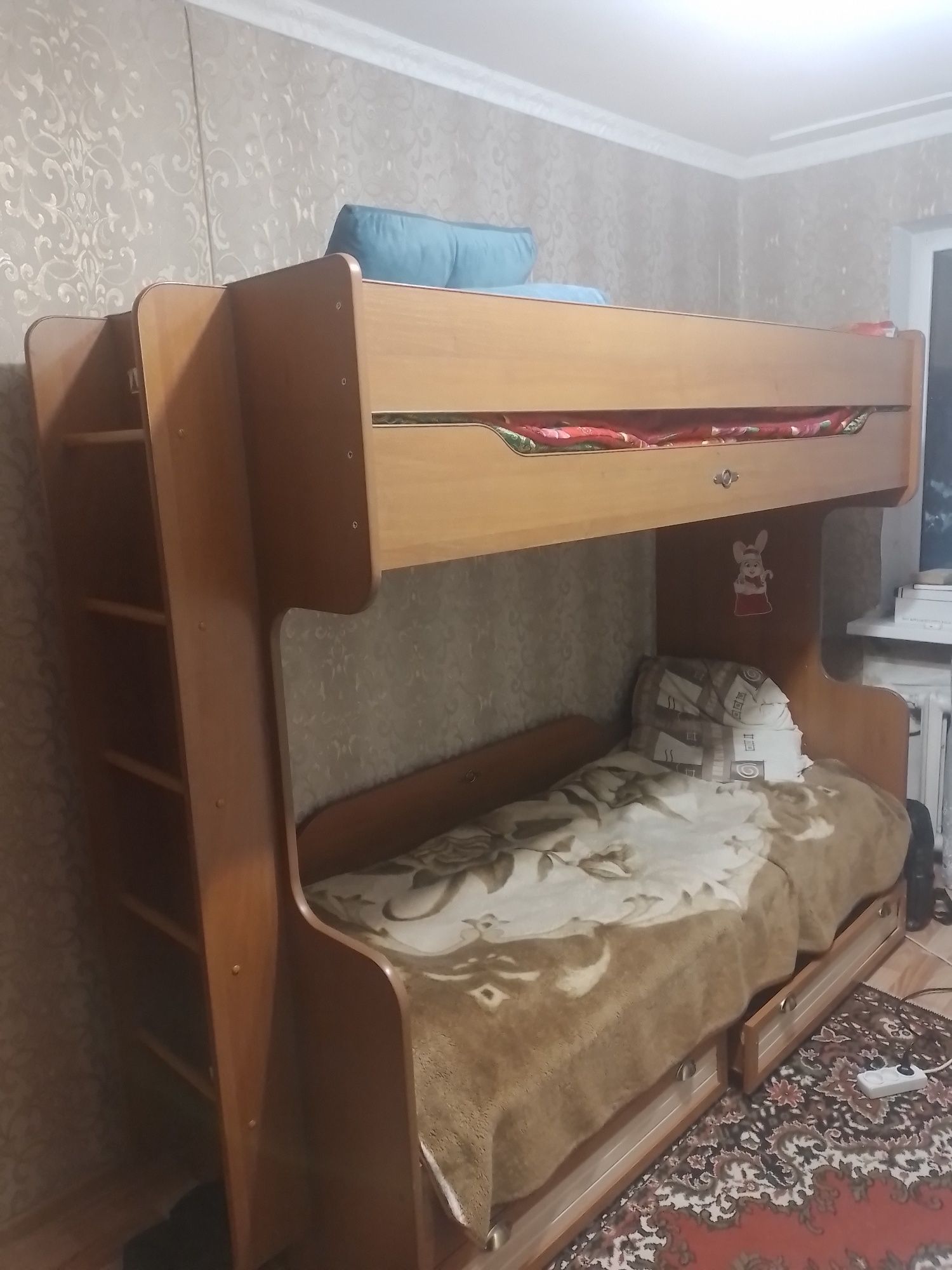 Продам 2х ярусную кровать Срочно