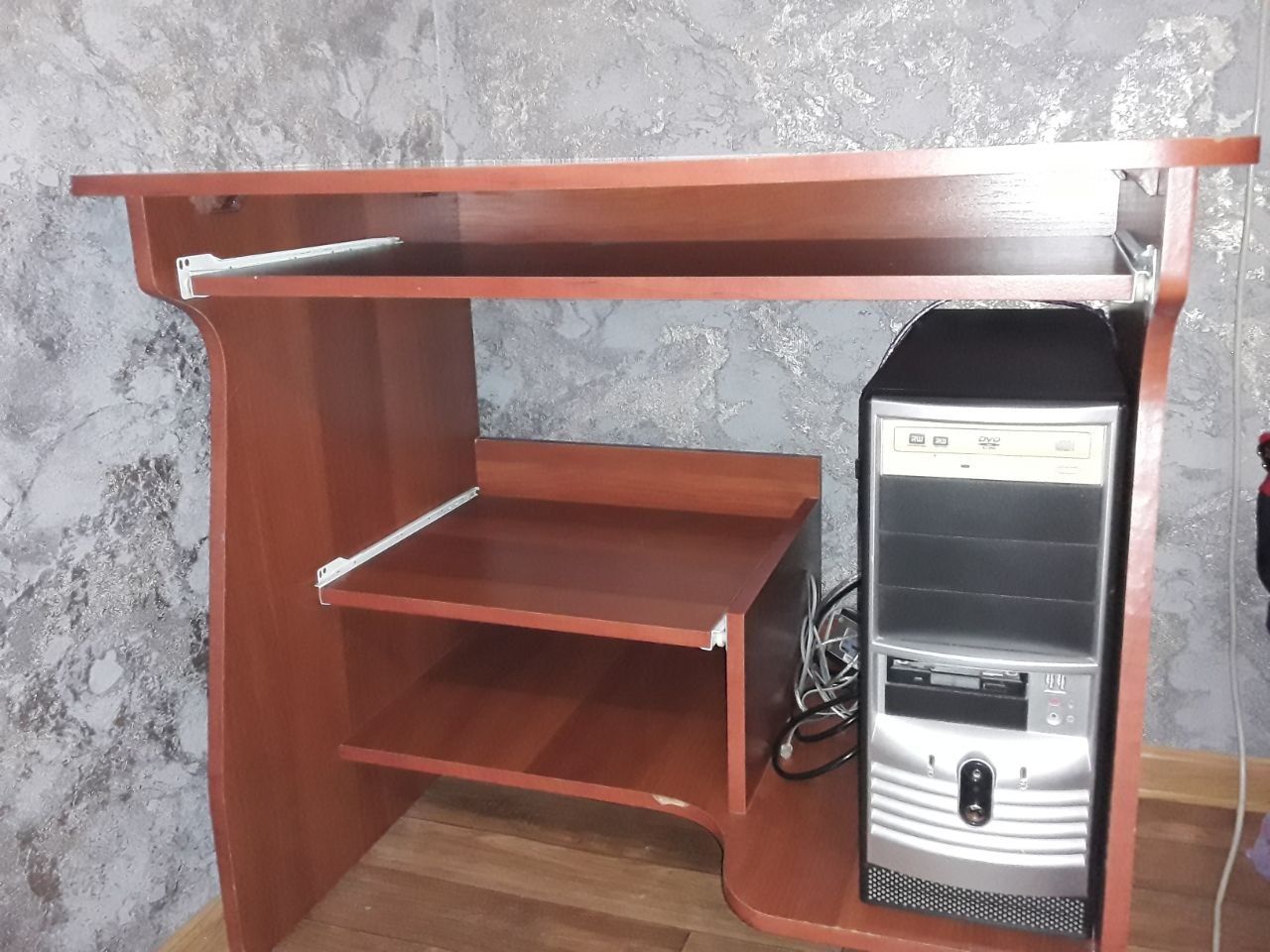 Компьютерный стол