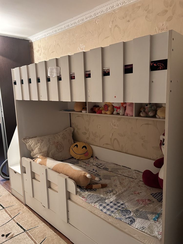 Продам двухярусную кровать