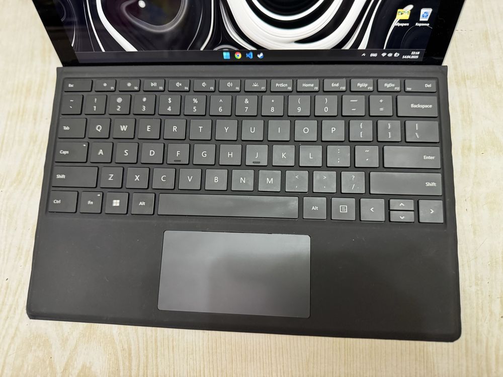 Microsoft Surface Pro 7 Plus+, i7, 16gb, 256gb